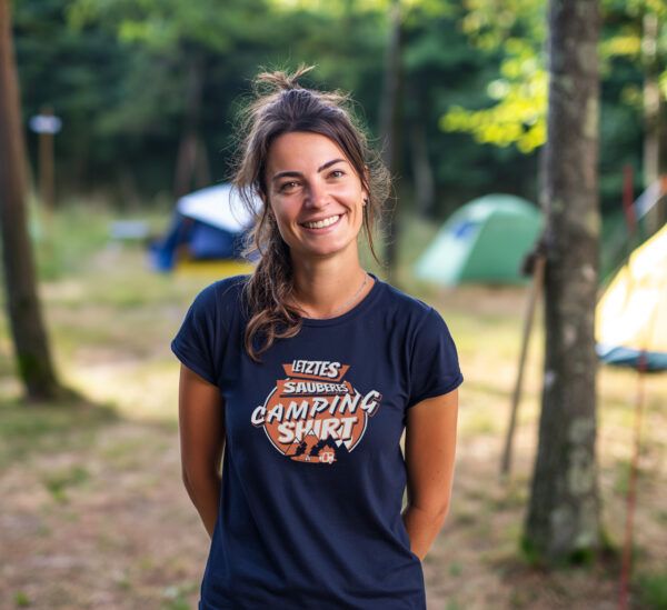 Damen T-Shirt 'Letztes sauberes Camping Shirt' als Camper Geschenkidee